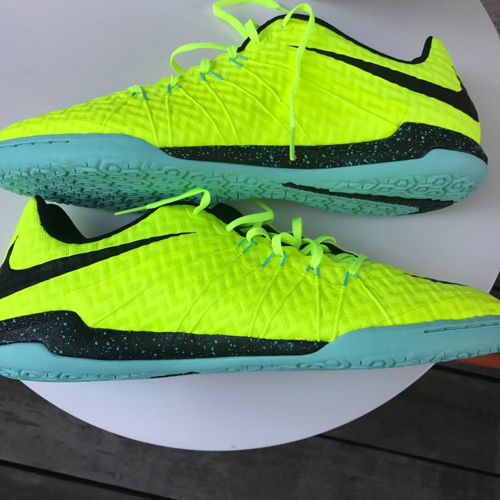 Nike Hypervenom Men's Soccer Shoes Size 10 NWOB